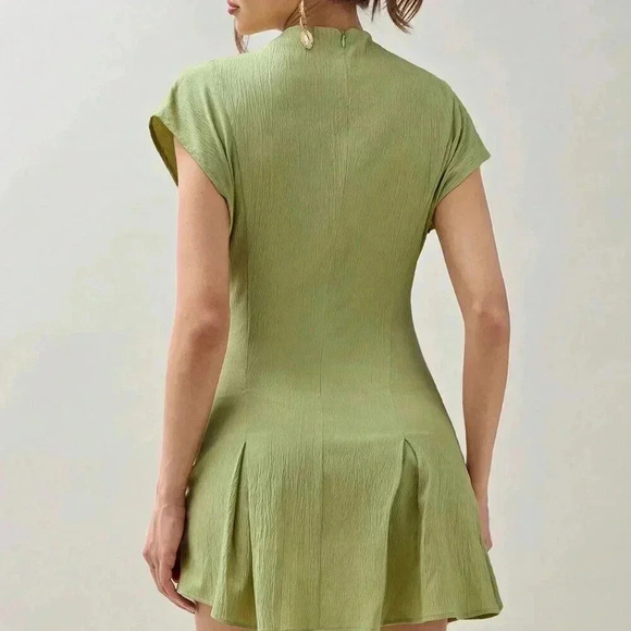 Green Elegant Women's Plain Blouse - Picture 2 of 6